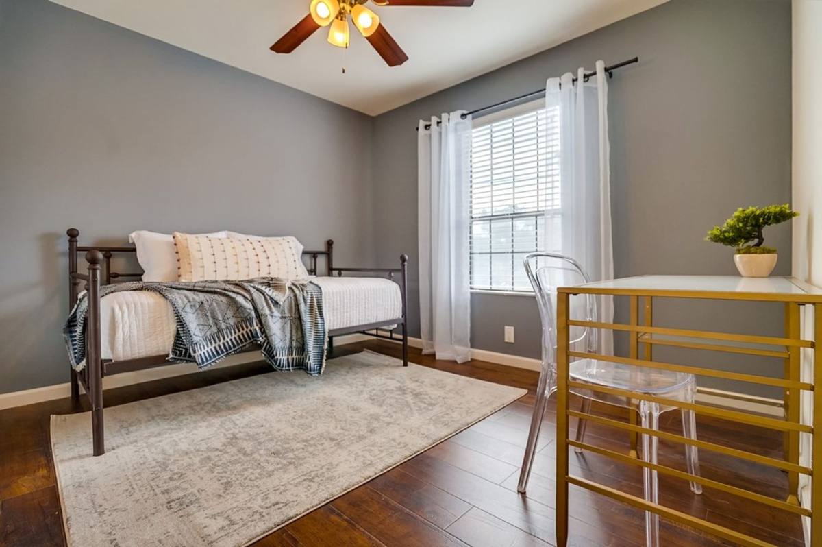 Apartment for rent at 4060 S Hoover St #304, Los Angeles, CA 90037