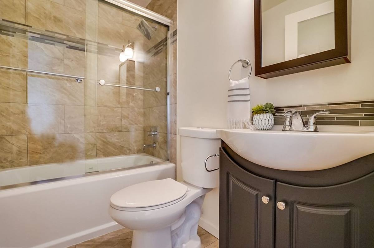Apartment for rent at 4060 S Hoover St #304, Los Angeles, CA 90037
