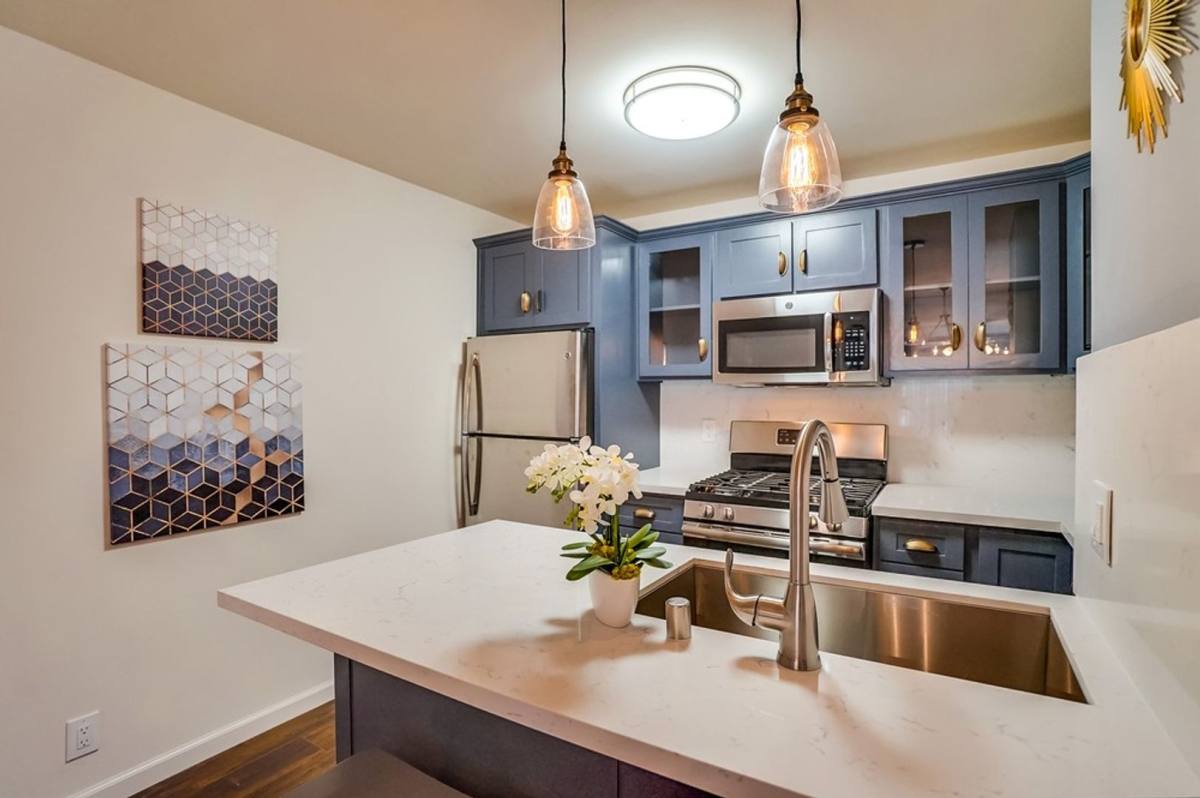 Apartment for rent at 4060 S Hoover St #304, Los Angeles, CA 90037