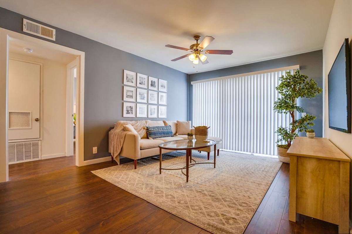Apartment for rent at 4060 S Hoover St #304, Los Angeles, CA 90037