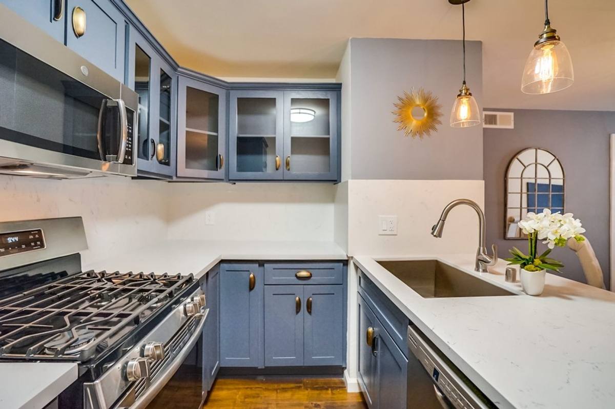 Apartment for rent at 4060 S Hoover St #304, Los Angeles, CA 90037