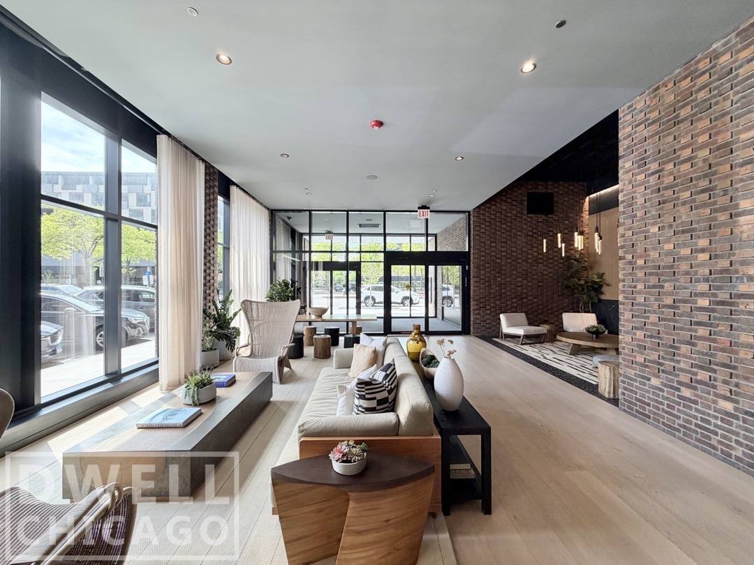 Apartment for rent at 1400 W Randolph St, Chicago, IL 60607