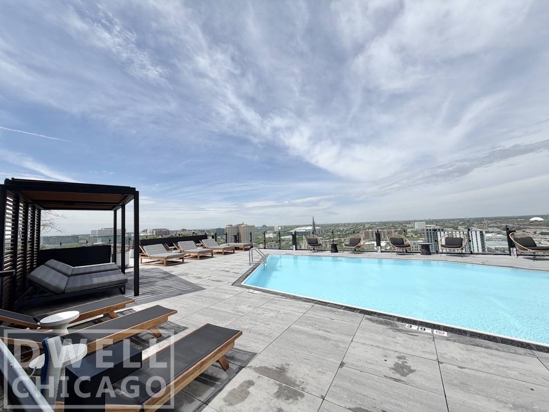 Apartment for rent at 1400 W Randolph St, Chicago, IL 60607
