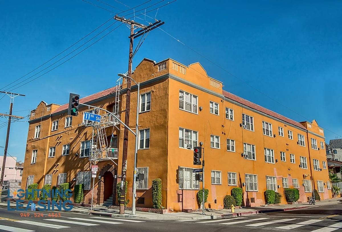 Apartment for rent at 1056 S Normandie Ave #310, Los Angeles, CA 90006