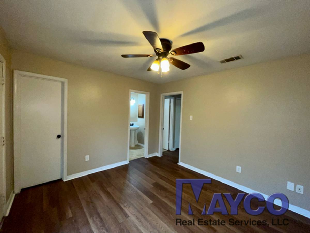 Townhouse for rent at 5705 E Texas St, Bossier City, LA 71111