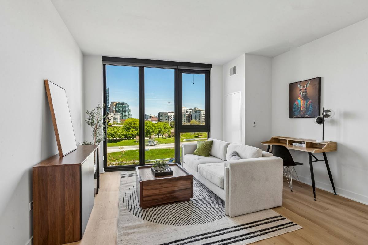 Apartment for rent at 1100 W Grand Ave, Chicago, IL 60642