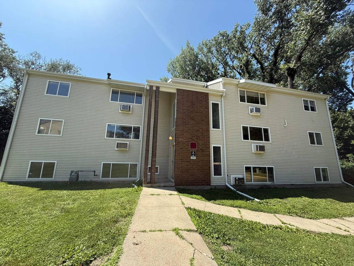 Apartment for rent at 1010 N 16th St, Clarinda, IA 51632