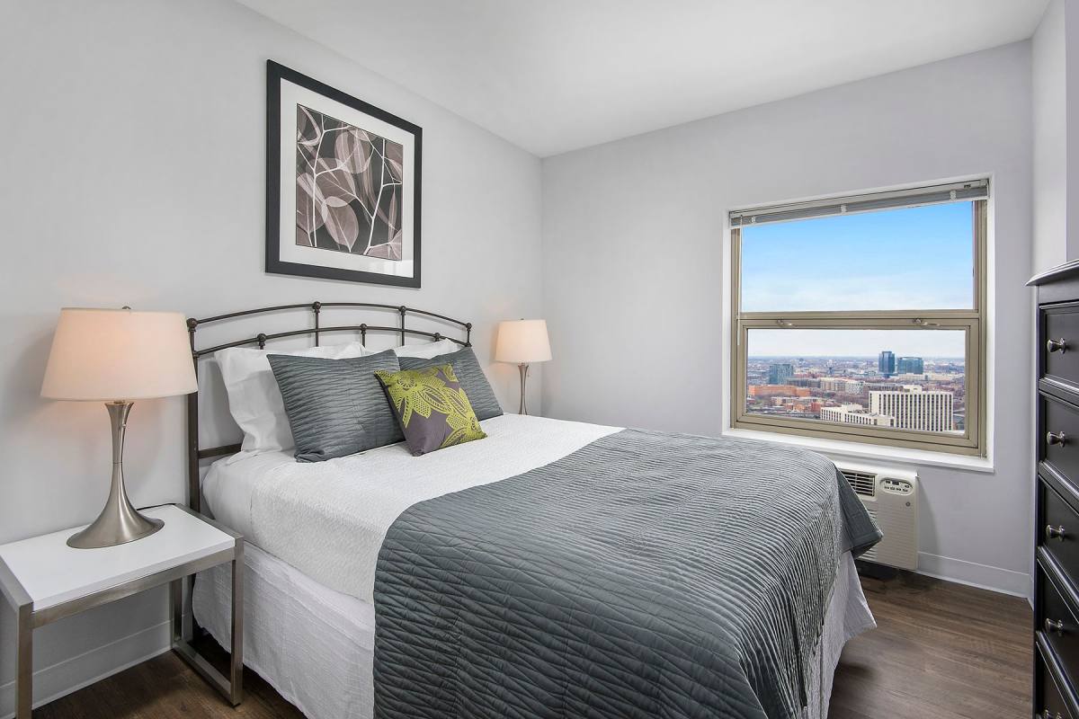 Apartment for rent at 8 W Chestnut St, Chicago, IL 60610