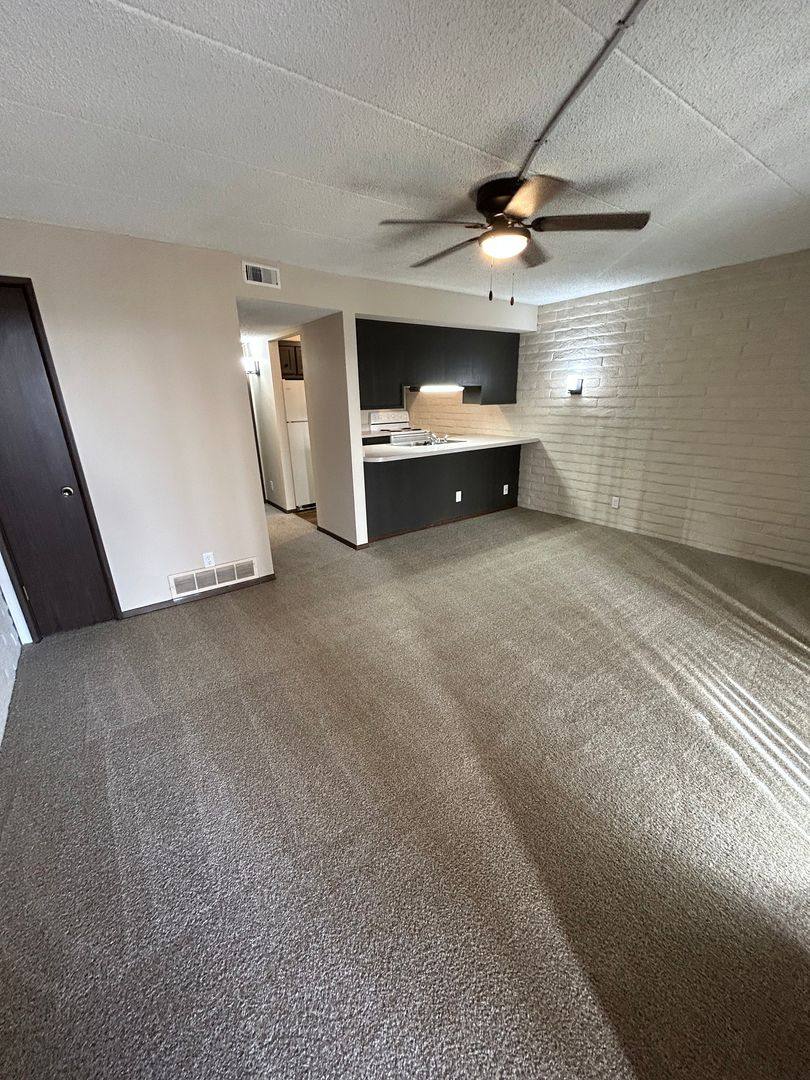 Apartment for rent at 1940 Dudley St, Lincoln, NE 68503