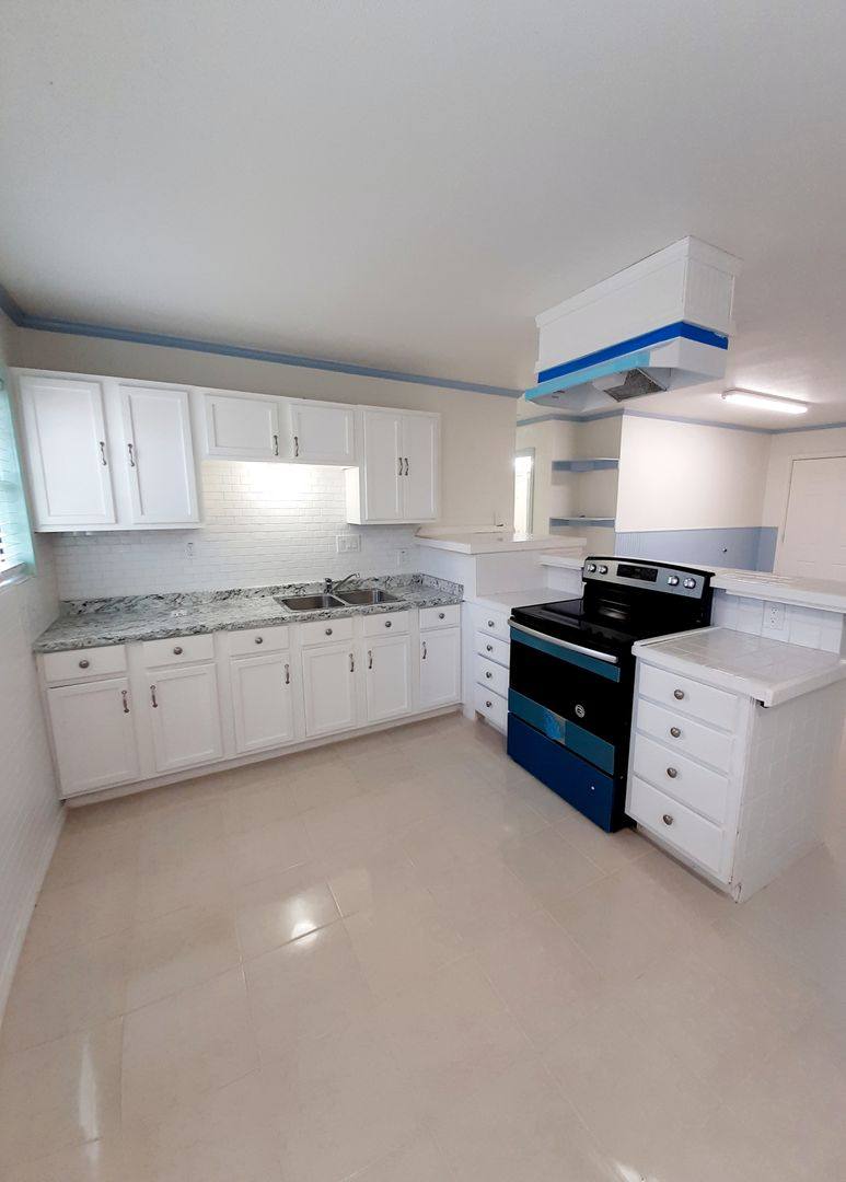 House for rent at 816 Denton Dr, Euless, TX 76039