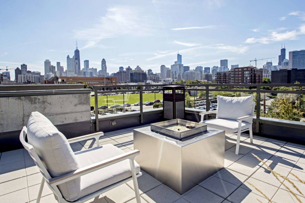 Apartment for rent at 625 W Division St, Chicago, IL 60610