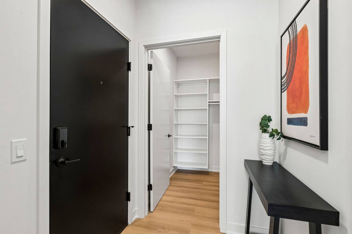 Apartment for rent at 1100-15 W Grand Ave, Chicago, IL 60642