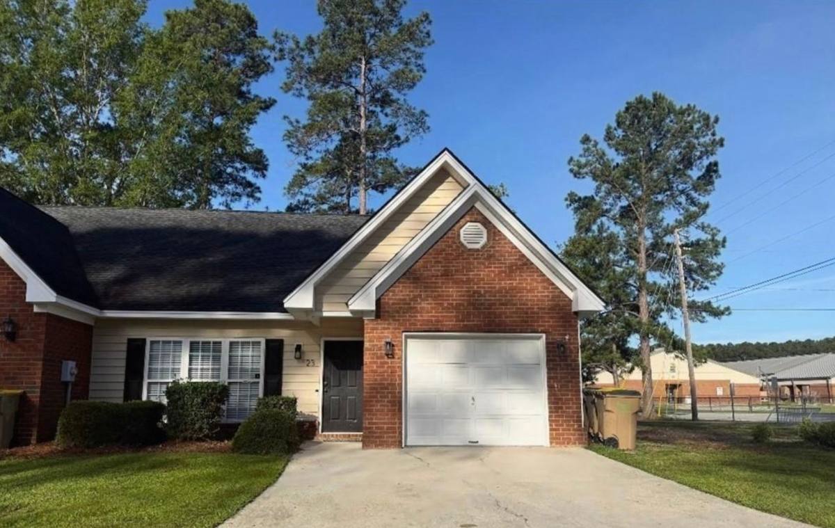House for rent at 23 Crossing Dr, Richmond Hill, GA 31324