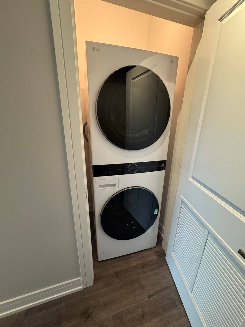 Apartment for rent at 952 W Carmen Ave, Chicago, IL 60640