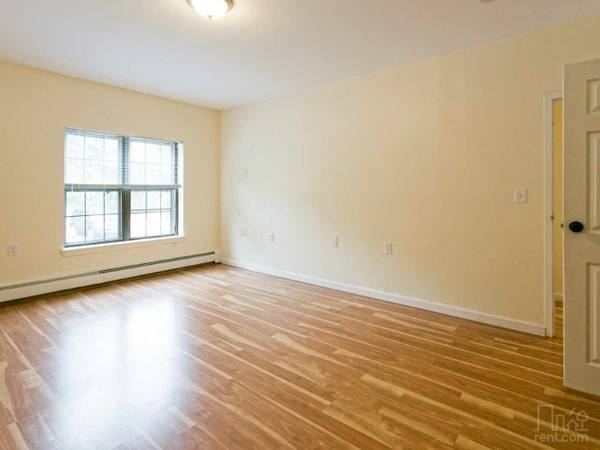 Apartment for rent at 757 Highland Ave, Needham Heights, MA 02494