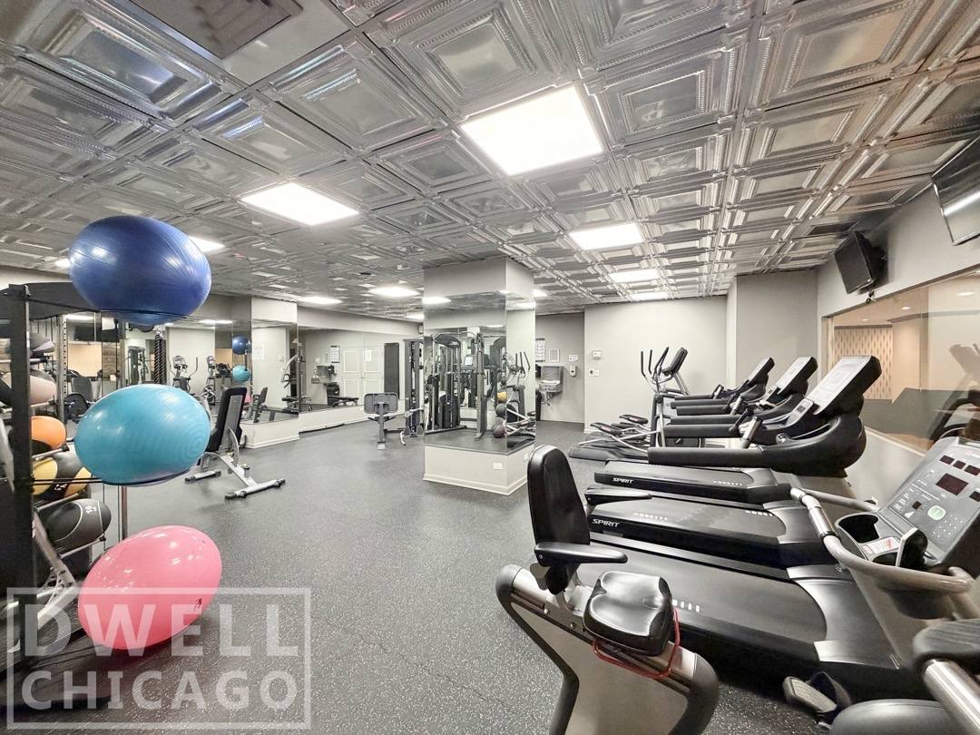Apartment for rent at 4607 N Sheridan Rd, Chicago, IL 60640