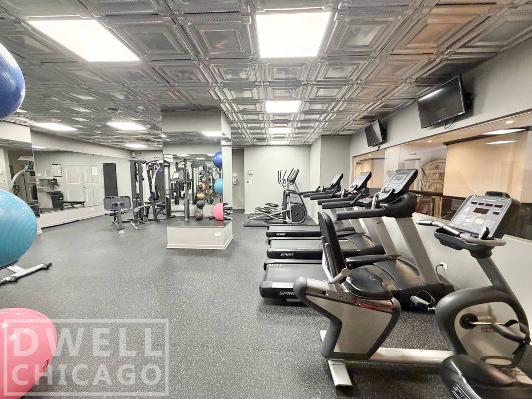 Apartment for rent at 4607 N Sheridan Rd, Chicago, IL 60640