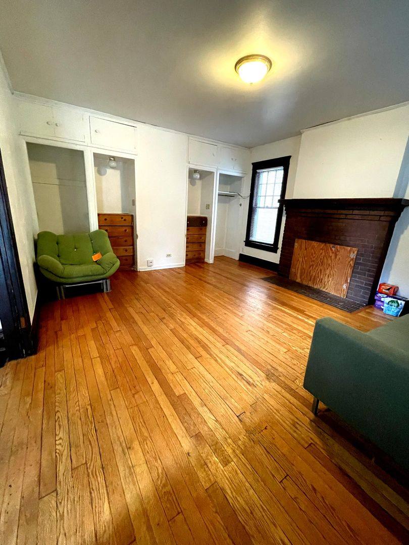 Apartment for rent at 1011 Vaughn St, Ann Arbor, MI 48104