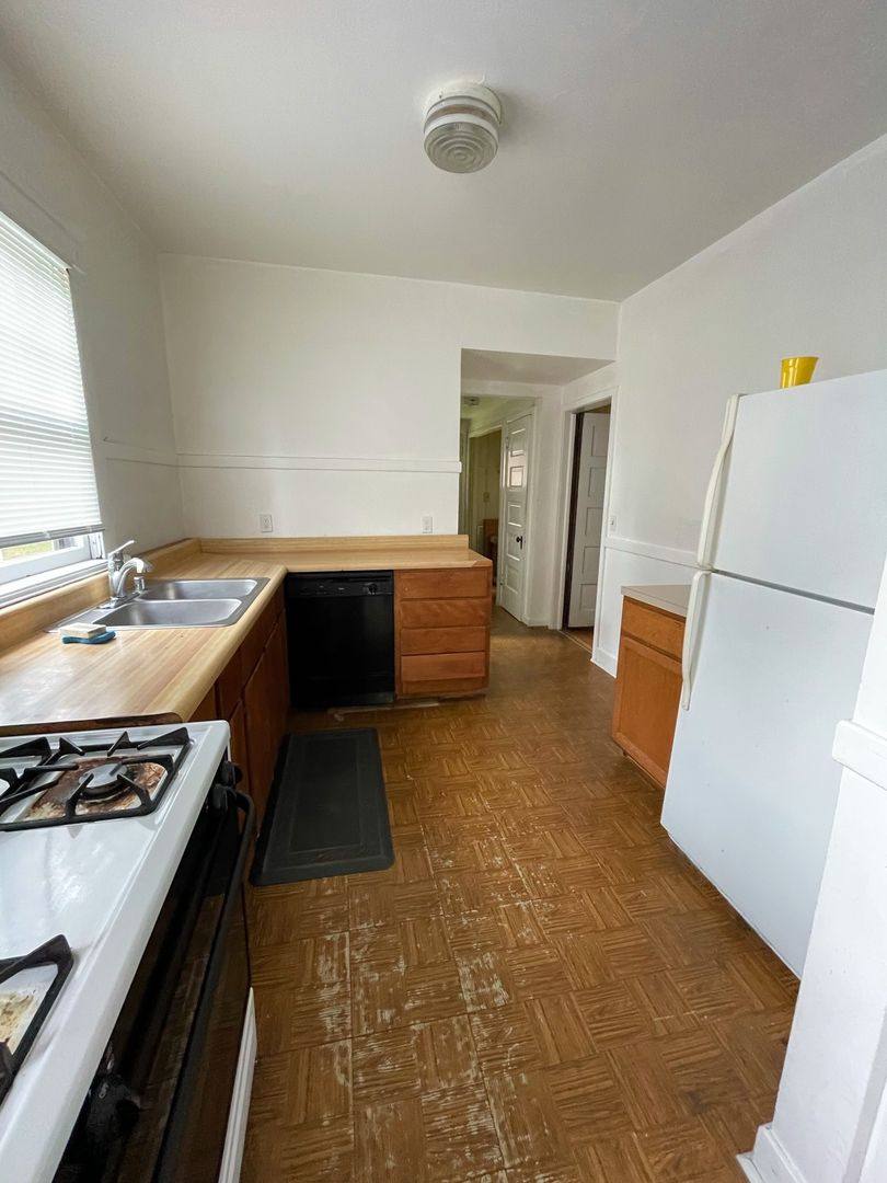 Apartment for rent at 1011 Vaughn St, Ann Arbor, MI 48104