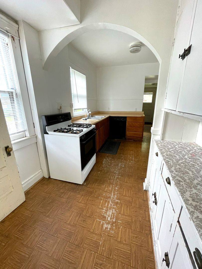 Apartment for rent at 1011 Vaughn St, Ann Arbor, MI 48104