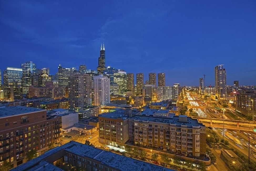 Apartment for rent at 670 W Wayman St, Chicago, IL 60661