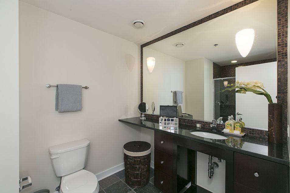 Apartment for rent at 670 W Wayman St, Chicago, IL 60661