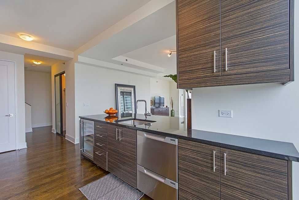 Apartment for rent at 670 W Wayman St, Chicago, IL 60661