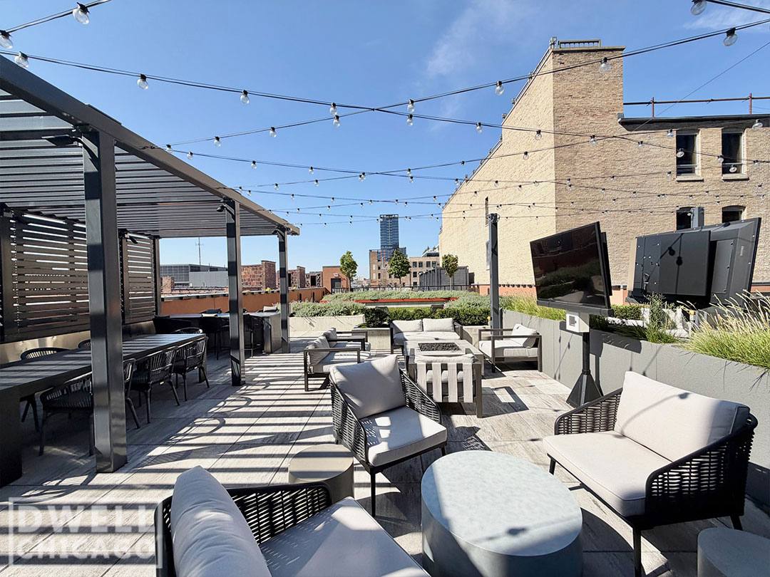 Apartment for rent at 166 N Aberdeen St, Chicago, IL 60607
