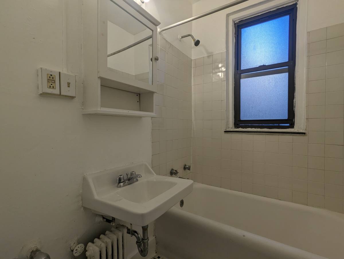 Apartment for rent at 3831 N Fremont, Chicago, IL 60613