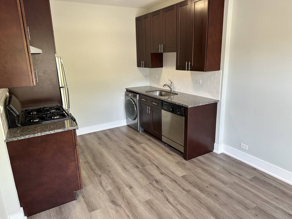 Apartment for rent at 725 Saint Johns, Highland Park, IL 60035