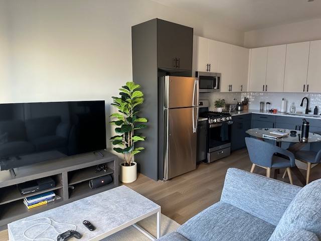 Apartment for rent at 3204 N Clifton Ave, Chicago, IL 60657