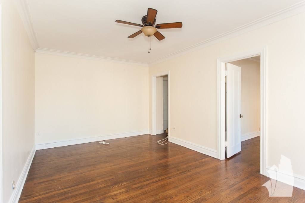 Apartment for rent at 540 W Briar Place, Chicago, IL 60657