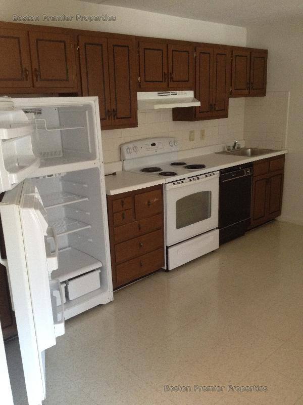 Apartment for rent at 182 Quincy Ave, Quincy, MA 02169