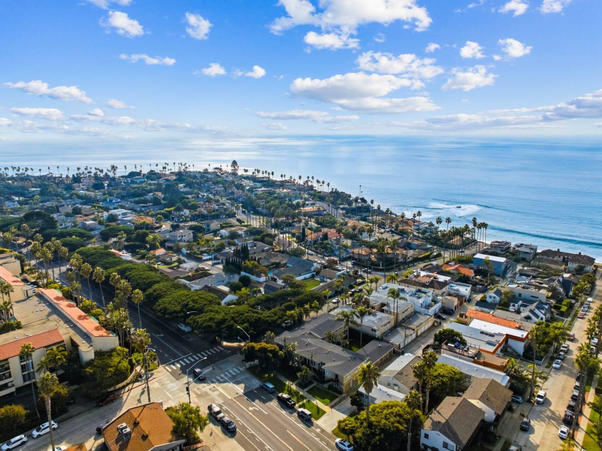 346 Palomar Ave, La Jolla, CA 92037 - Apartment for Rent