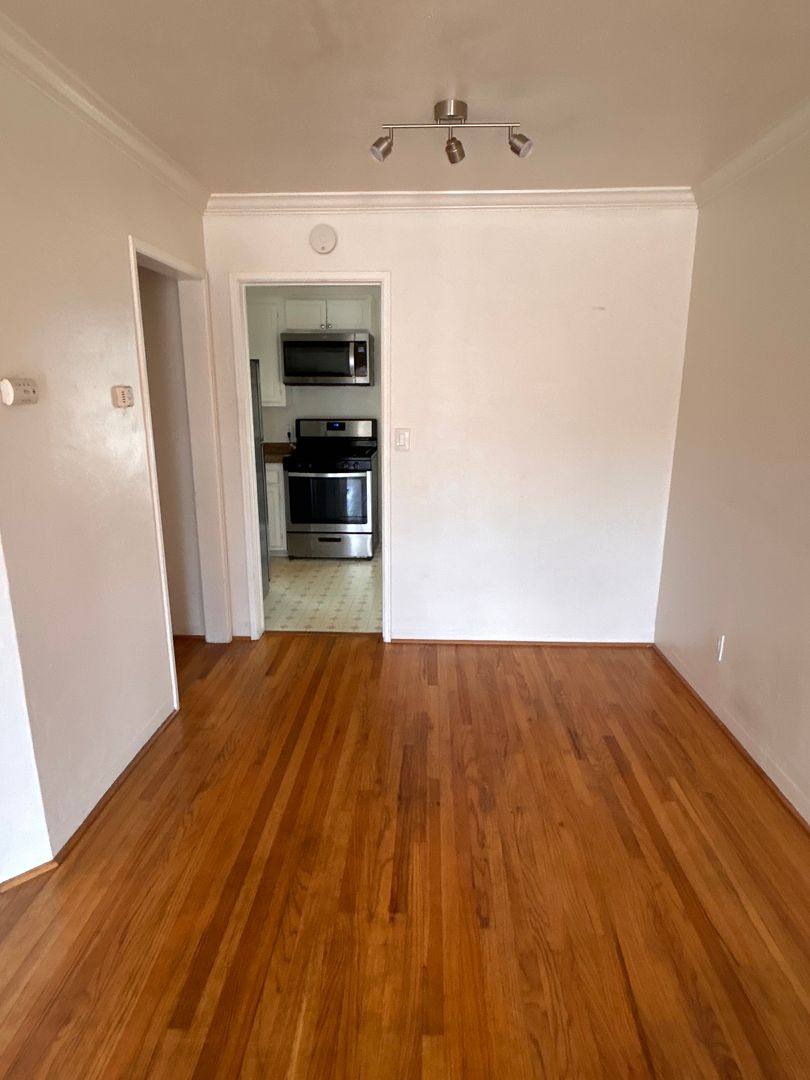 Apartment for rent at 346 Palomar Ave, La Jolla, CA 92037