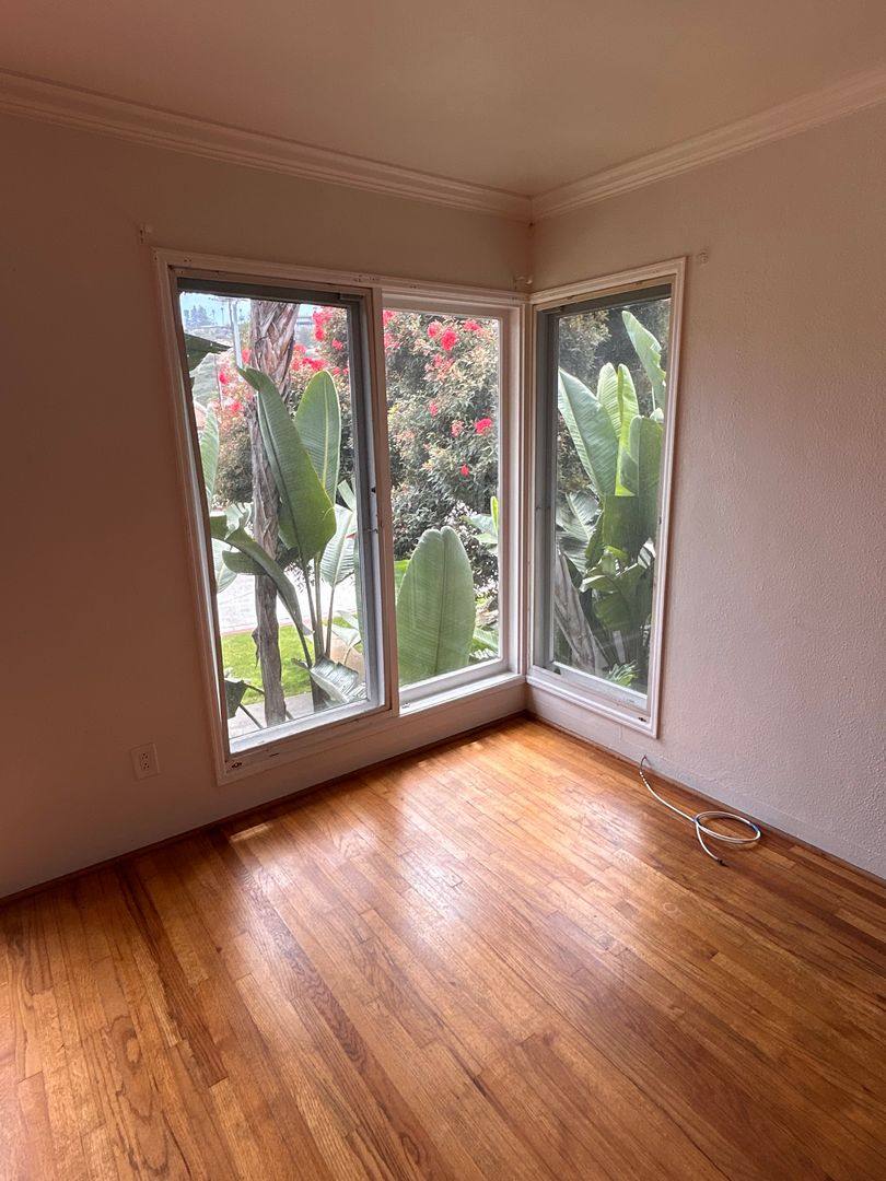 Apartment for rent at 346 Palomar Ave, La Jolla, CA 92037