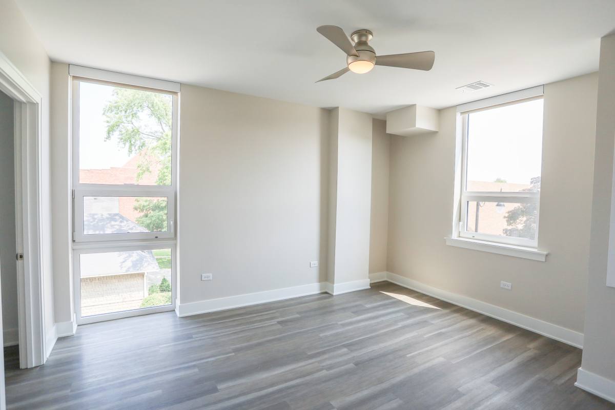 Apartment for rent at 880 Lee St, Des Plaines, IL 60016
