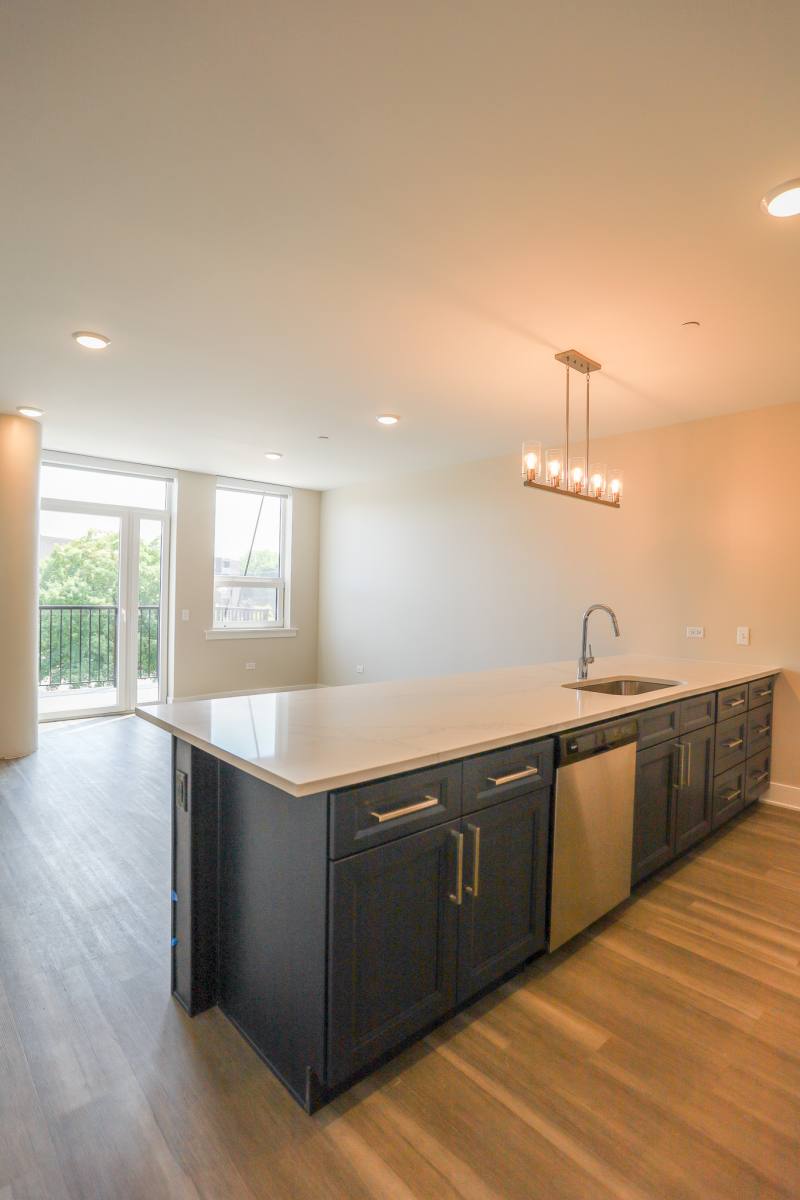 Apartment for rent at 880 Lee St, Des Plaines, IL 60016