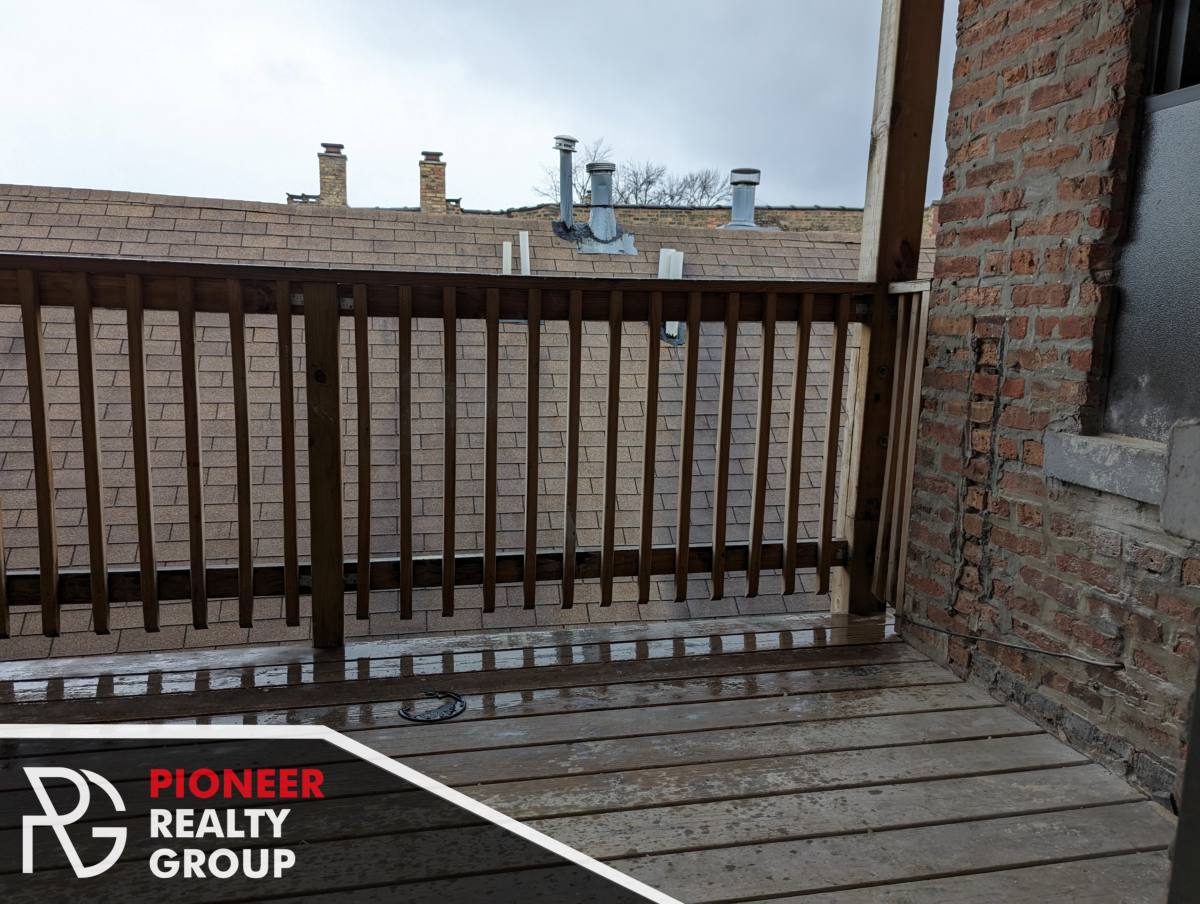 Apartment for rent at 3933 N Janssen, Chicago, IL 60613