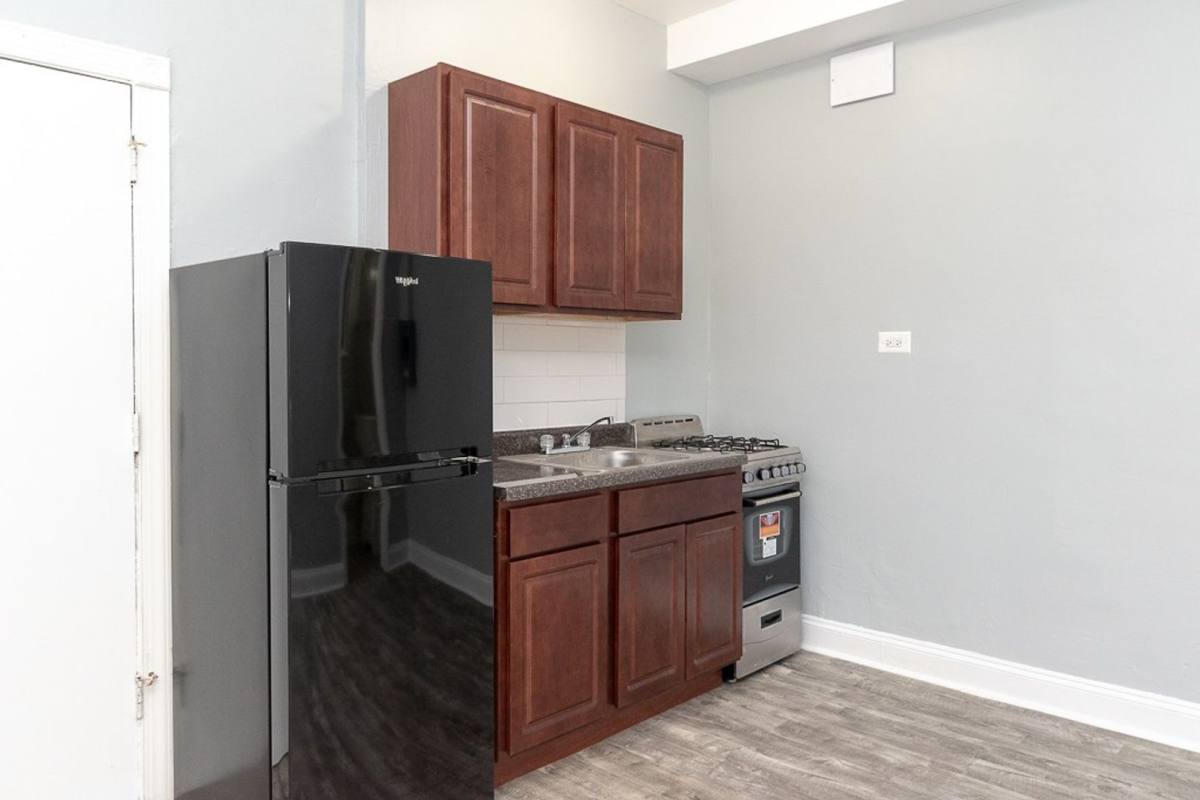 Apartment for rent at 4735 N Beacon, Chicago, IL 60640
