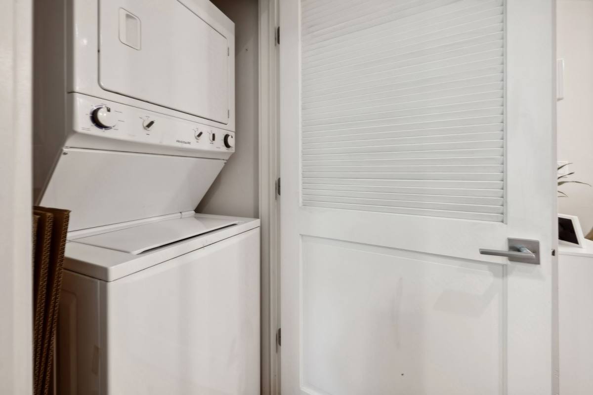 Apartment for rent at 1336 N Damen Ave, Chicago, IL 60622