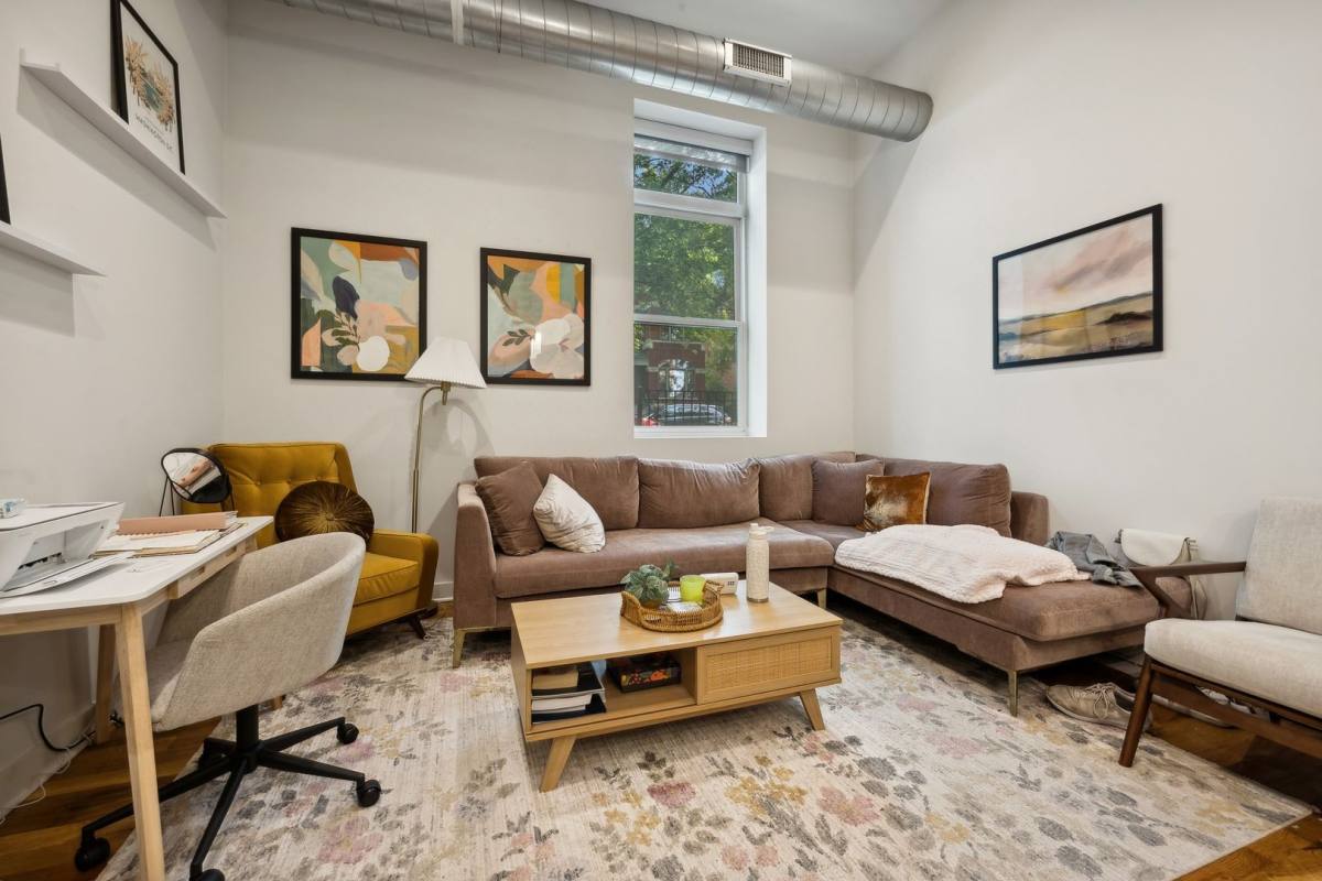 Apartment for rent at 1336 N Damen Ave, Chicago, IL 60622