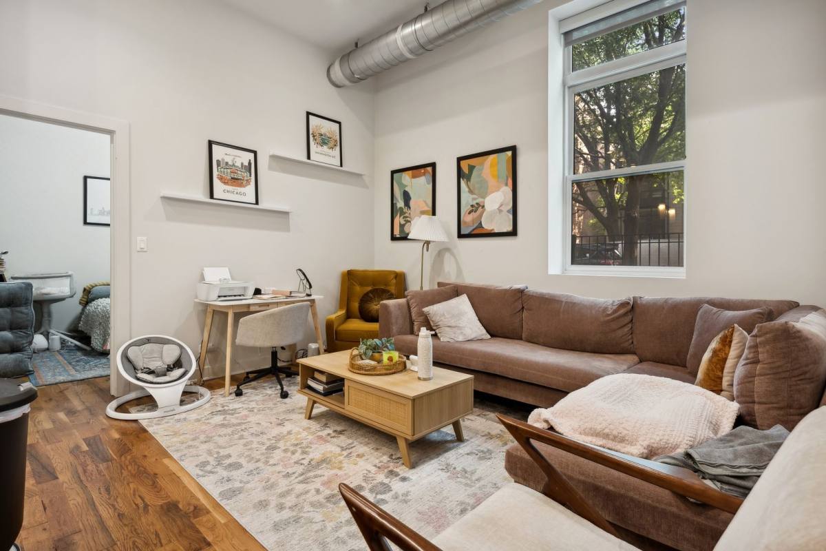 Apartment for rent at 1336 N Damen Ave, Chicago, IL 60622