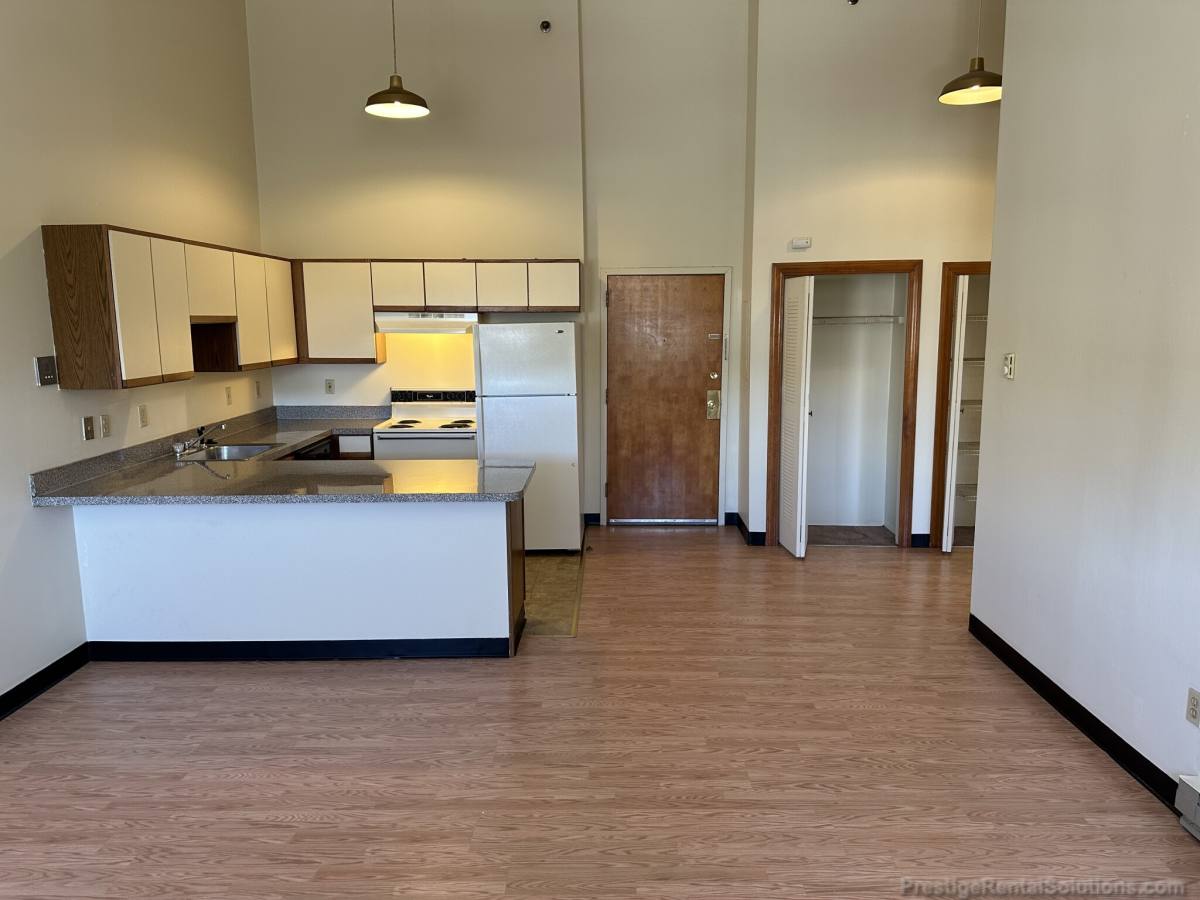Apartment for rent at 11 Willow St, Fitchburg, MA 01420