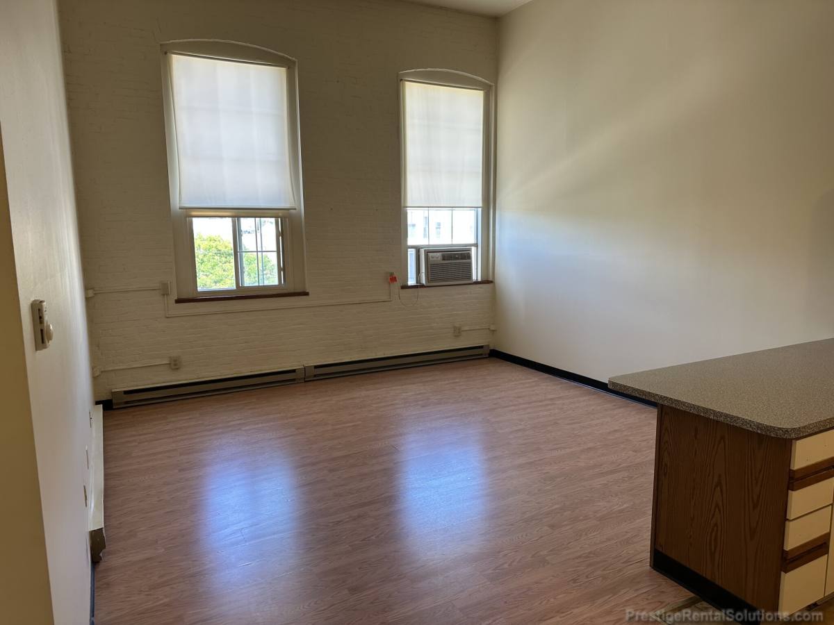 Apartment for rent at 11 Willow St, Fitchburg, MA 01420
