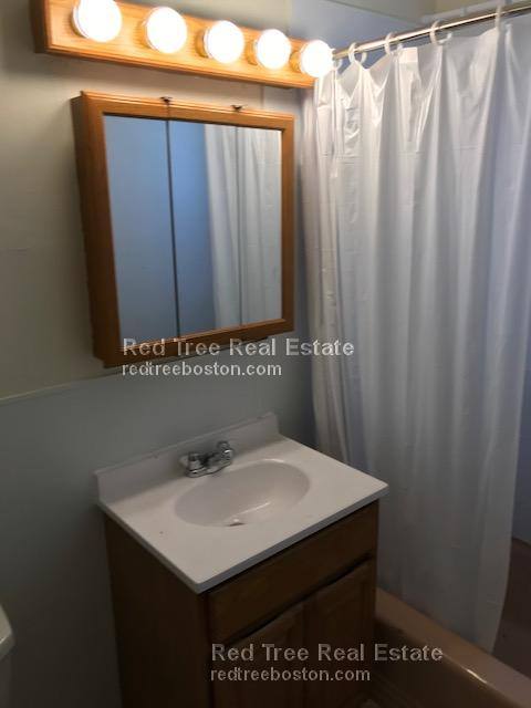 Apartment for rent at 33 Lancaster Tr, Brookline, MA 02446