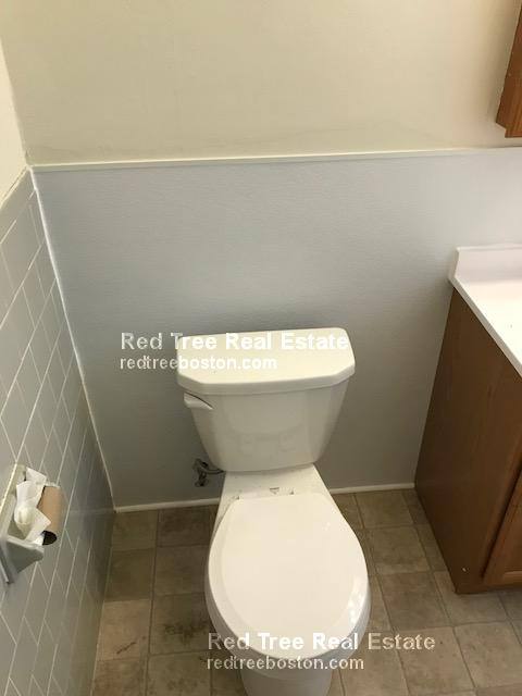 Apartment for rent at 33 Lancaster Tr, Brookline, MA 02446