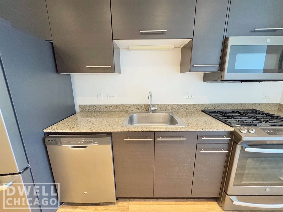Apartment for rent at 840 W Blackhawk St, Chicago, IL 60642
