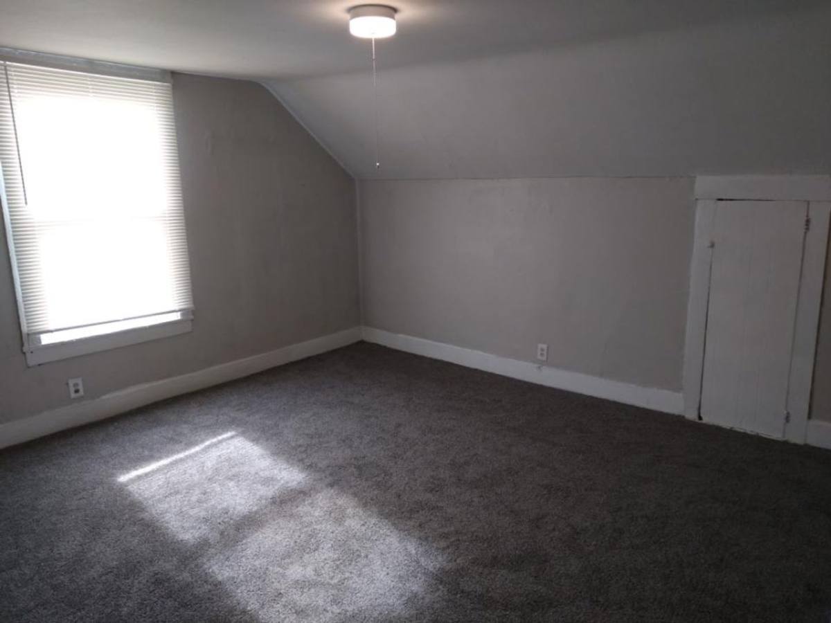 Apartment for rent at 631 Rawlings, Washington Court House, OH 43160