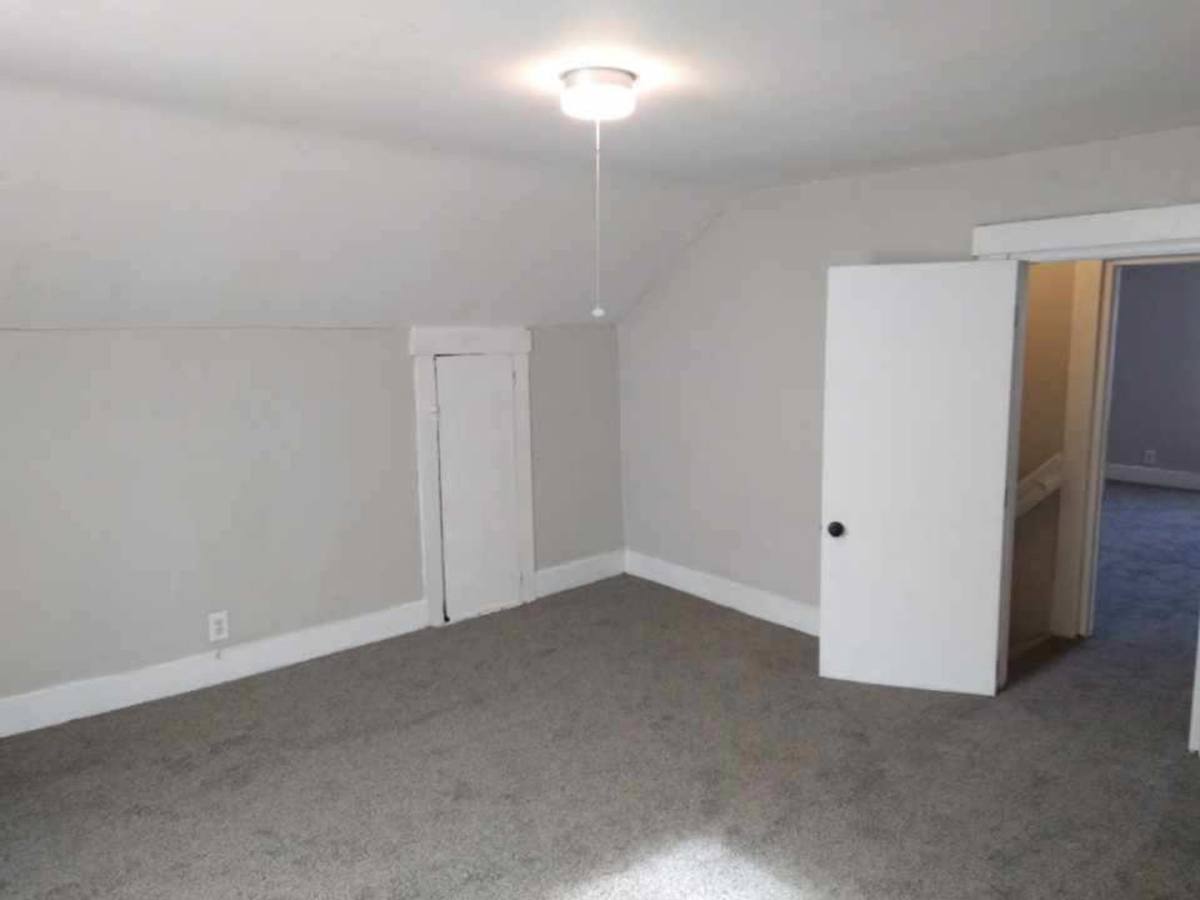 Apartment for rent at 631 Rawlings, Washington Court House, OH 43160